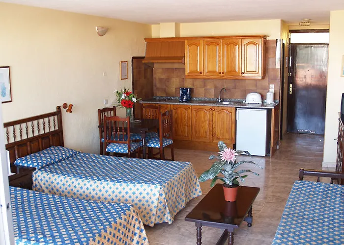 Paradero ホテル 2*